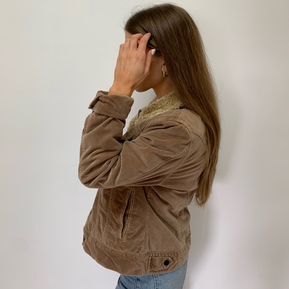 Vintage brown velvet with tan fur jacket - Picture 2 of 6